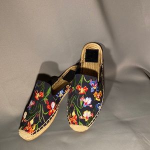 Size 7 Tory Burch floral Espadrilles